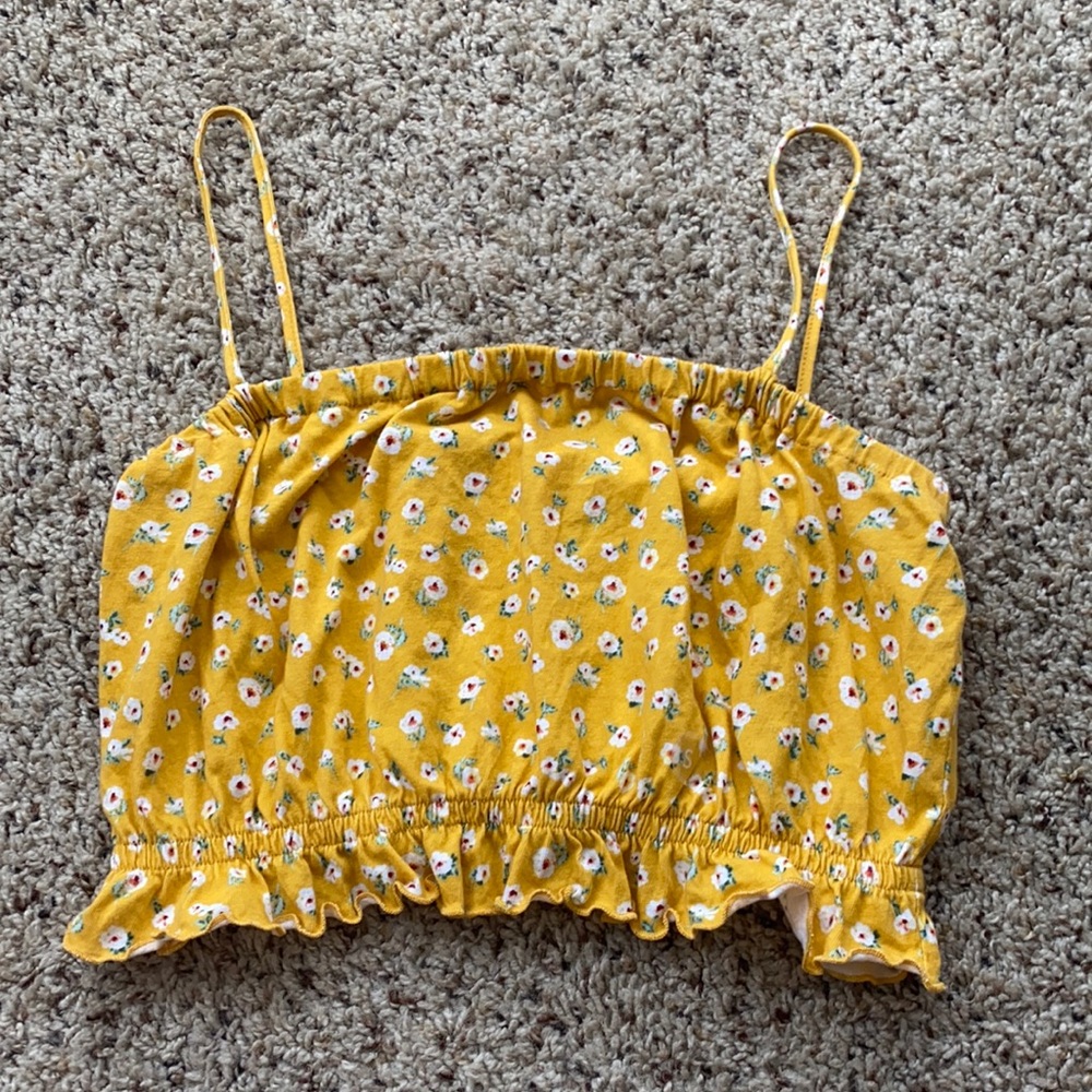 Me to We floral crop top